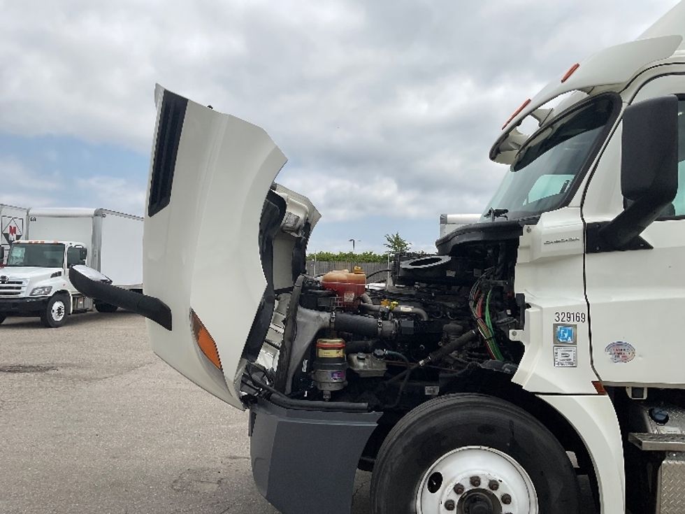 Day Cab Tractor-Heavy Duty Tractors-Freightliner-2019-T12664ST-Flint-MI-291,241\n\t\tmiles-$ 49,250 - Image 16