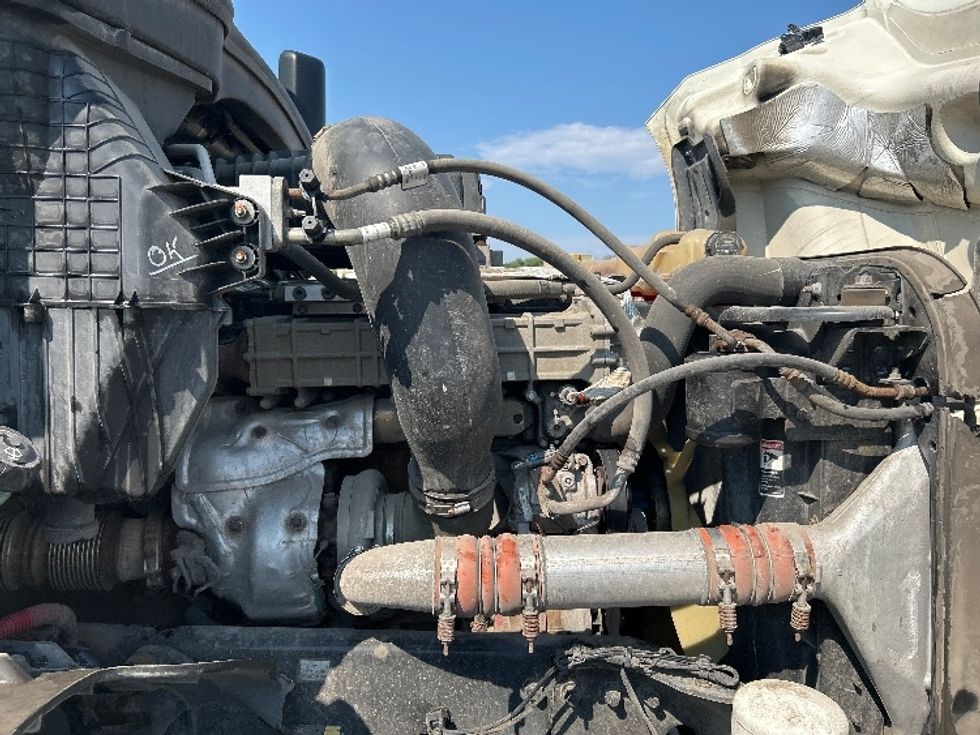 Day Cab Tractor-Heavy Duty Tractors-Freightliner-2019-T12664ST-Flint-MI-294,789\n\t\tmiles-$ 49,000 - Image 14