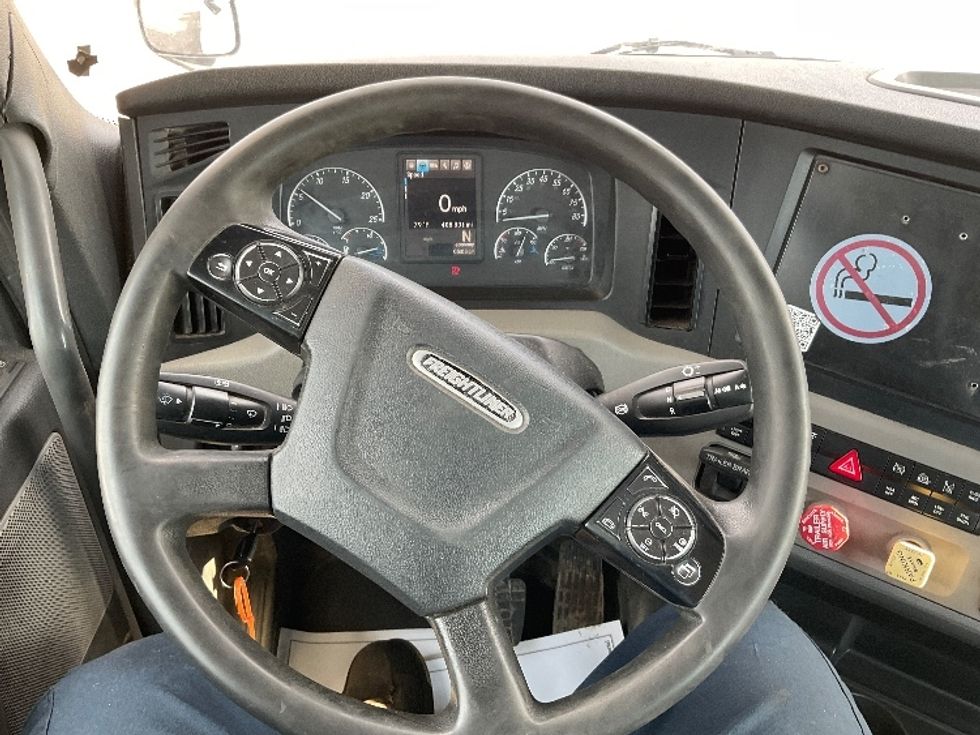 Day Cab Tractor-Heavy Duty Tractors-Freightliner-2019-T12664ST-Flint-MI-408,830\n\t\tmiles-$ 43,250 - Image 11
