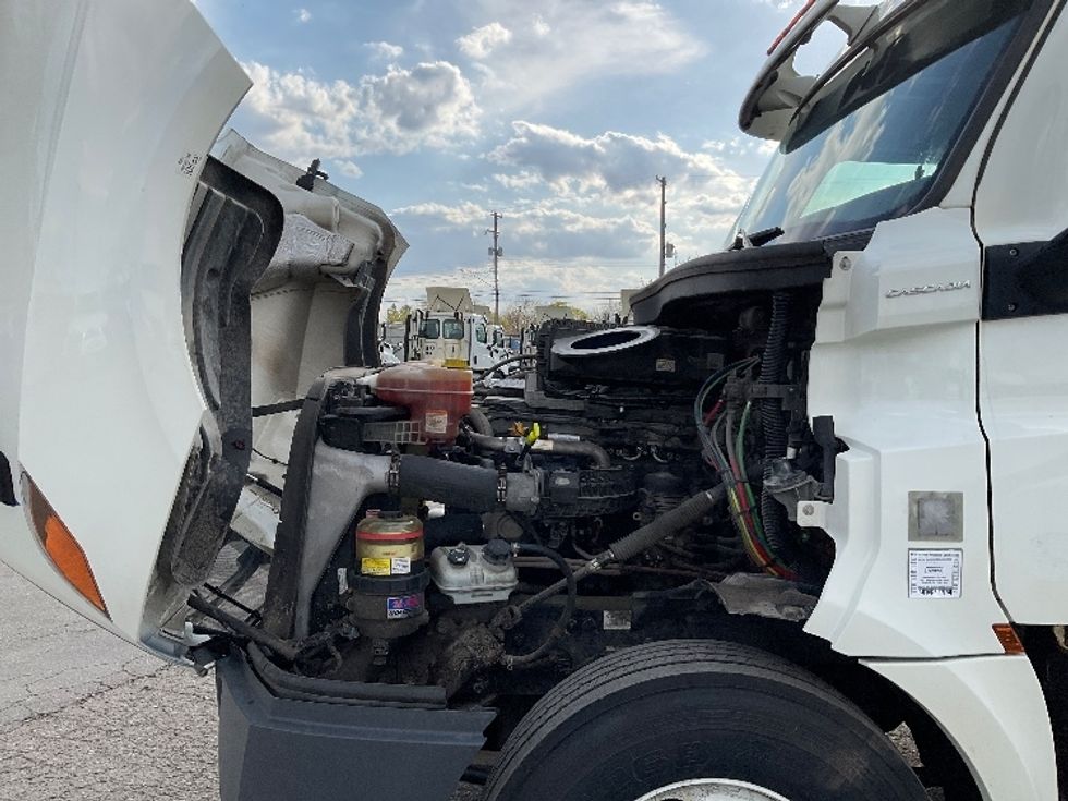 Day Cab Tractor-Heavy Duty Tractors-Freightliner-2019-T12664ST-Flint-MI-408,830\n\t\tmiles-$ 43,250 - Image 16