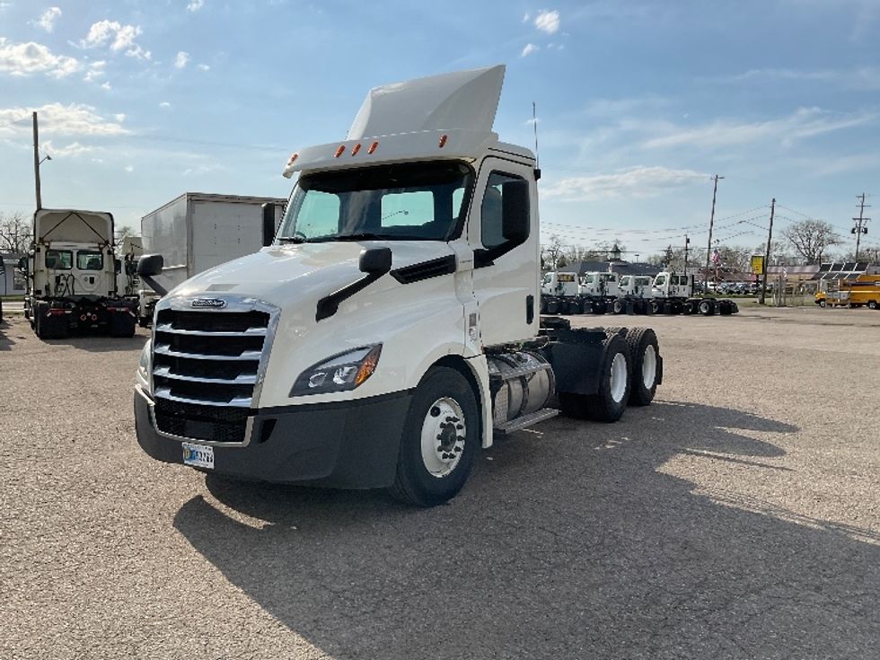 Day Cab Tractor-Heavy Duty Tractors-Freightliner-2019-T12664ST-Flint-MI-408,830\n\t\tmiles-$ 43,250 - Image 3