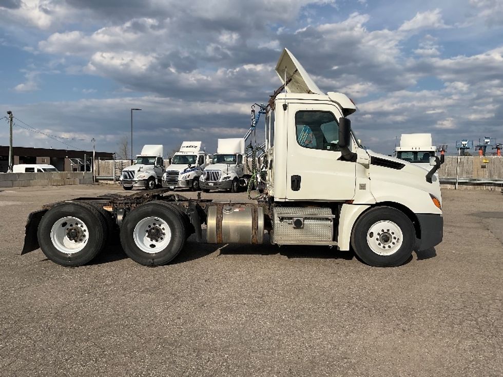 Day Cab Tractor-Heavy Duty Tractors-Freightliner-2019-T12664ST-Flint-MI-408,830\n\t\tmiles-$ 43,250 - Image 8