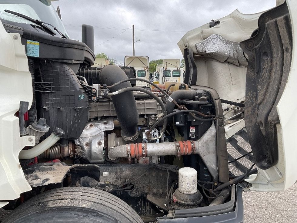 Day Cab Tractor-Heavy Duty Tractors-Freightliner-2019-T12664ST-Flint-MI-433,043\n\t\tmiles-$ 42,250 - Image 15