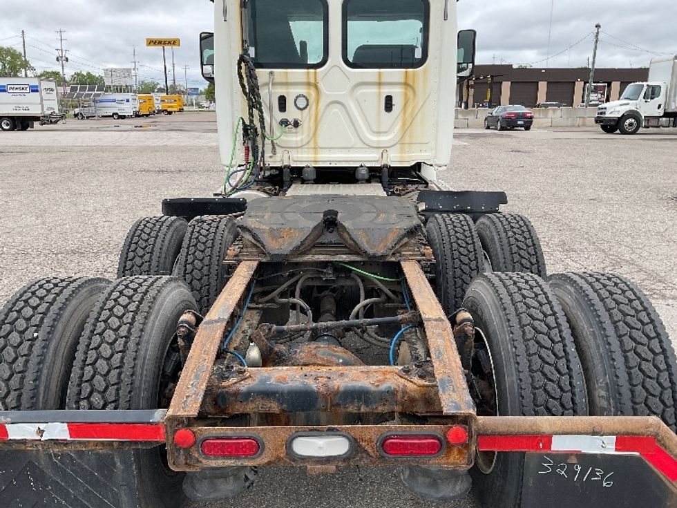 Day Cab Tractor-Heavy Duty Tractors-Freightliner-2019-T12664ST-Flint-MI-433,043\n\t\tmiles-$ 42,250 - Image 6