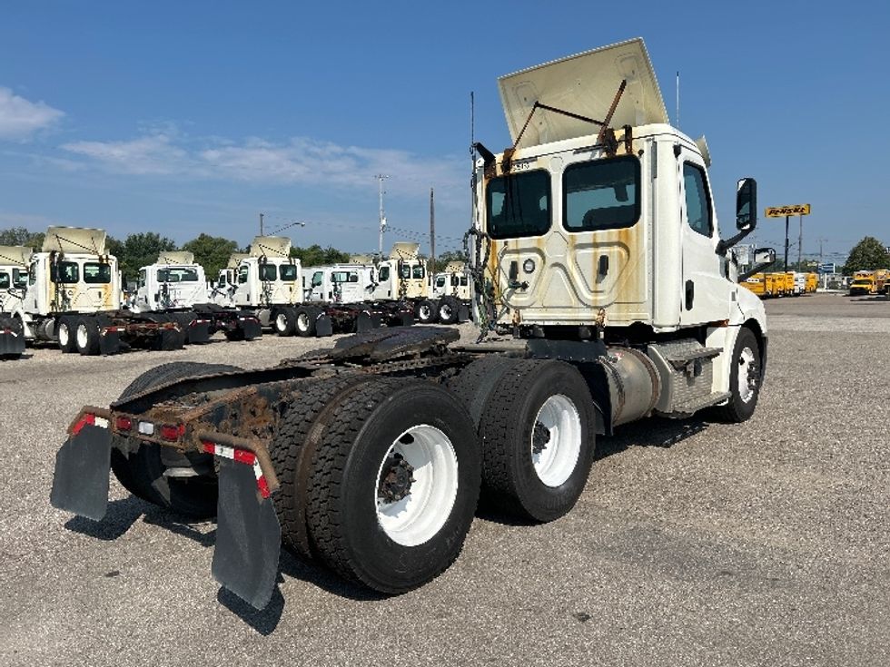 Day Cab Tractor-Heavy Duty Tractors-Freightliner-2019-T12664ST-Flint-MI-451,561\n\t\tmiles-$ 41,250 - Image 7