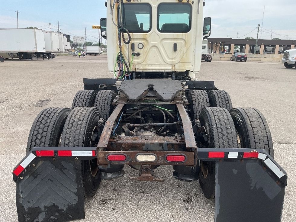 Day Cab Tractor-Heavy Duty Tractors-Freightliner-2019-T12664ST-Flint-MI-491,332\n\t\tmiles-$ 39,250 - Image 6