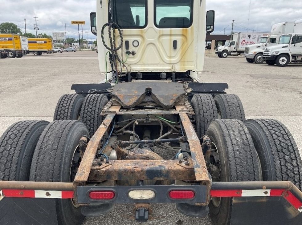 Day Cab Tractor-Heavy Duty Tractors-Freightliner-2019-T12664ST-Flint-MI-501,375\n\t\tmiles-$ 38,500 - Image 6