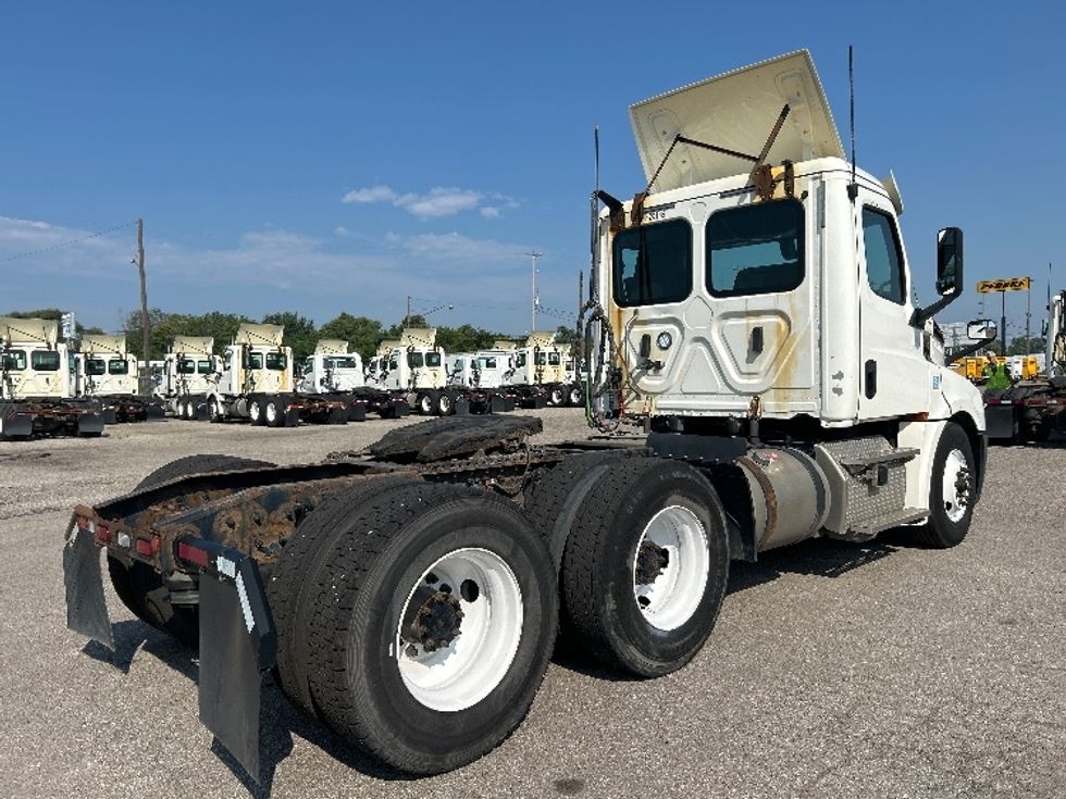 Day Cab Tractor-Heavy Duty Tractors-Freightliner-2019-T12664ST-Flint-MI-524,292\n\t\tmiles-$ 36,500 - Image 6