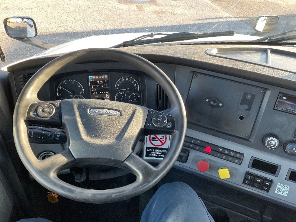 Day Cab Tractor-Heavy Duty Tractors-Freightliner-2019-T12664ST-Flint-MI-529,177\n\t\tmiles-$ 36,250 - Image 11