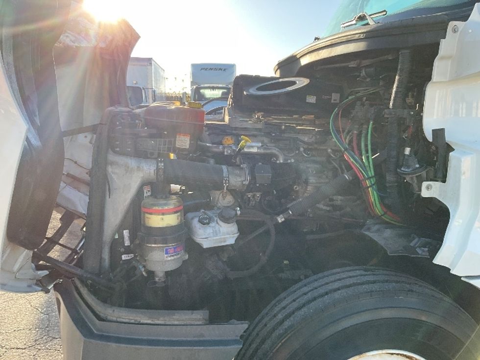 Day Cab Tractor-Heavy Duty Tractors-Freightliner-2019-T12664ST-Flint-MI-529,177\n\t\tmiles-$ 36,250 - Image 16