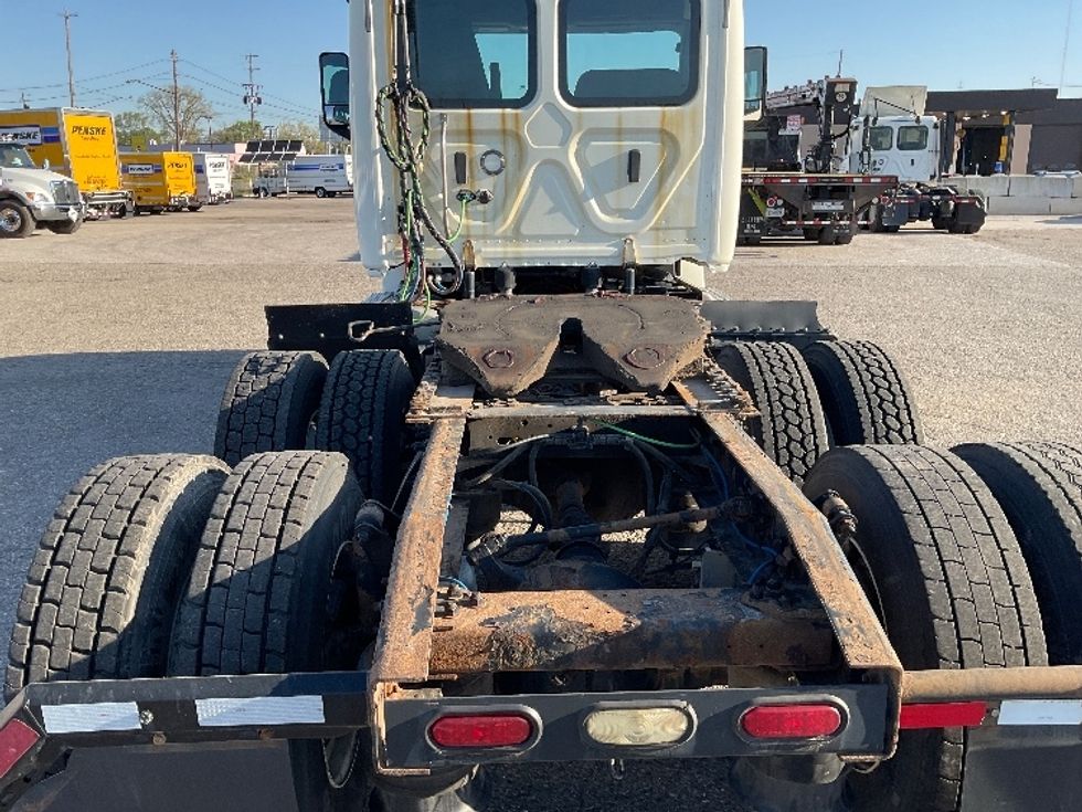 Day Cab Tractor-Heavy Duty Tractors-Freightliner-2019-T12664ST-Flint-MI-530,047\n\t\tmiles-$ 36,000 - Image 6