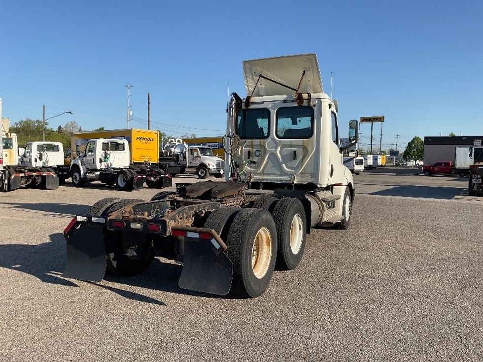 Day Cab Tractor-Heavy Duty Tractors-Freightliner-2019-T12664ST-Flint-MI-530,047\n\t\tmiles-$ 36,000 - Image 7