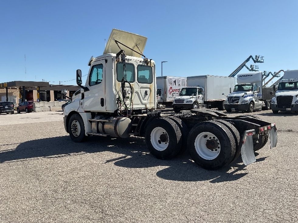Day Cab Tractor-Heavy Duty Tractors-Freightliner-2019-T12664ST-Flint-MI-534,897\n\t\tmiles-$ 35,750 - Image 5