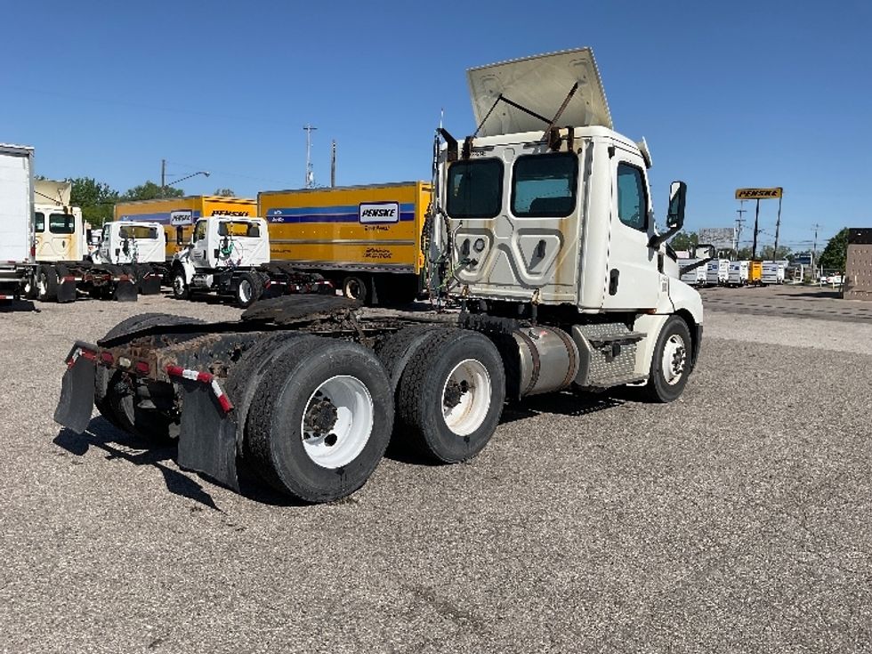 Day Cab Tractor-Heavy Duty Tractors-Freightliner-2019-T12664ST-Flint-MI-534,897\n\t\tmiles-$ 35,750 - Image 7