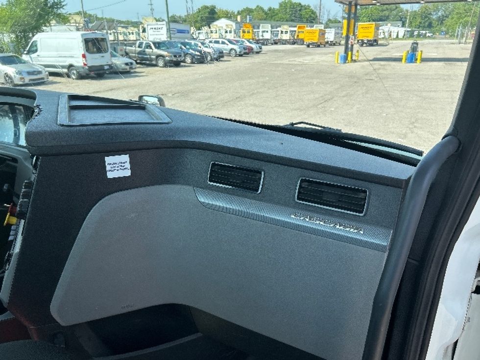 Day Cab Tractor-Heavy Duty Tractors-Freightliner-2019-T12664ST-Flint-MI-542,342\n\t\tmiles-$ 35,000 - Image 13