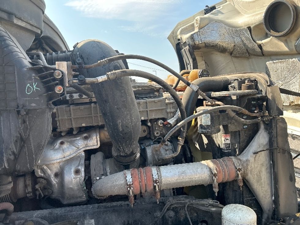 Day Cab Tractor-Heavy Duty Tractors-Freightliner-2019-T12664ST-Flint-MI-542,342\n\t\tmiles-$ 35,000 - Image 15