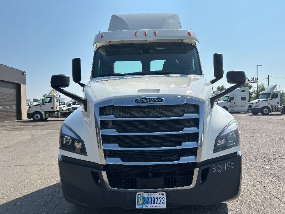Day Cab Tractor-Heavy Duty Tractors-Freightliner-2019-T12664ST-Flint-MI-542,342\n\t\tmiles-$ 35,000 - Image 2