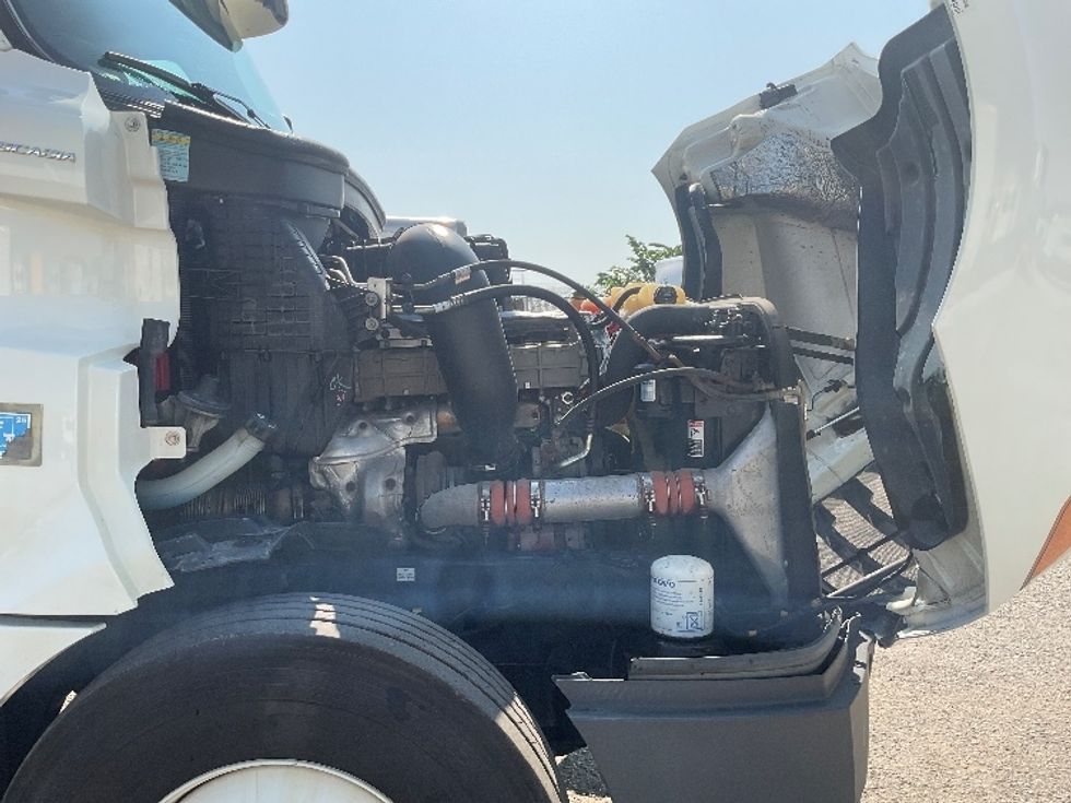 Day Cab Tractor-Heavy Duty Tractors-Freightliner-2019-T12664ST-Flint-MI-556,732\n\t\tmiles-$ 34,000 - Image 15