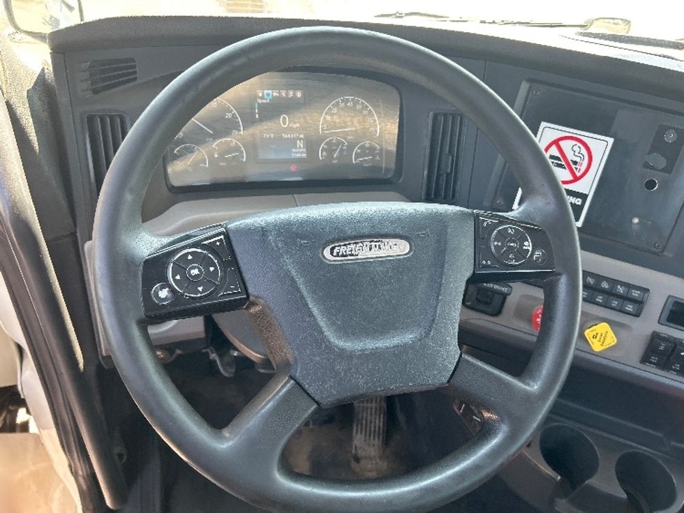Day Cab Tractor-Heavy Duty Tractors-Freightliner-2019-T12664ST-Flint-MI-564,616\n\t\tmiles-$ 33,250 - Image 10