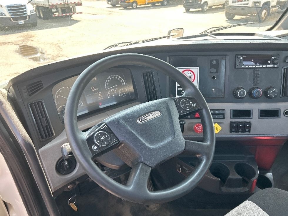Day Cab Tractor-Heavy Duty Tractors-Freightliner-2019-T12664ST-Flint-MI-564,616\n\t\tmiles-$ 33,250 - Image 9