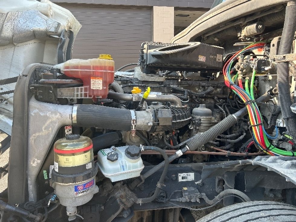 Day Cab Tractor-Heavy Duty Tractors-Freightliner-2019-T12664ST-Flint-MI-569,609\n\t\tmiles-$ 33,000 - Image 15