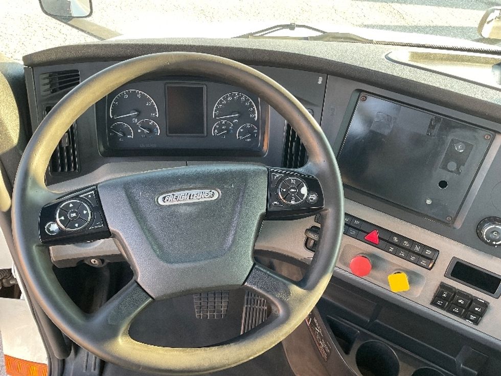 Day Cab Tractor-Heavy Duty Tractors-Freightliner-2019-T12664ST-Flint-MI-582,035\n\t\tmiles-$ 31,750 - Image 11