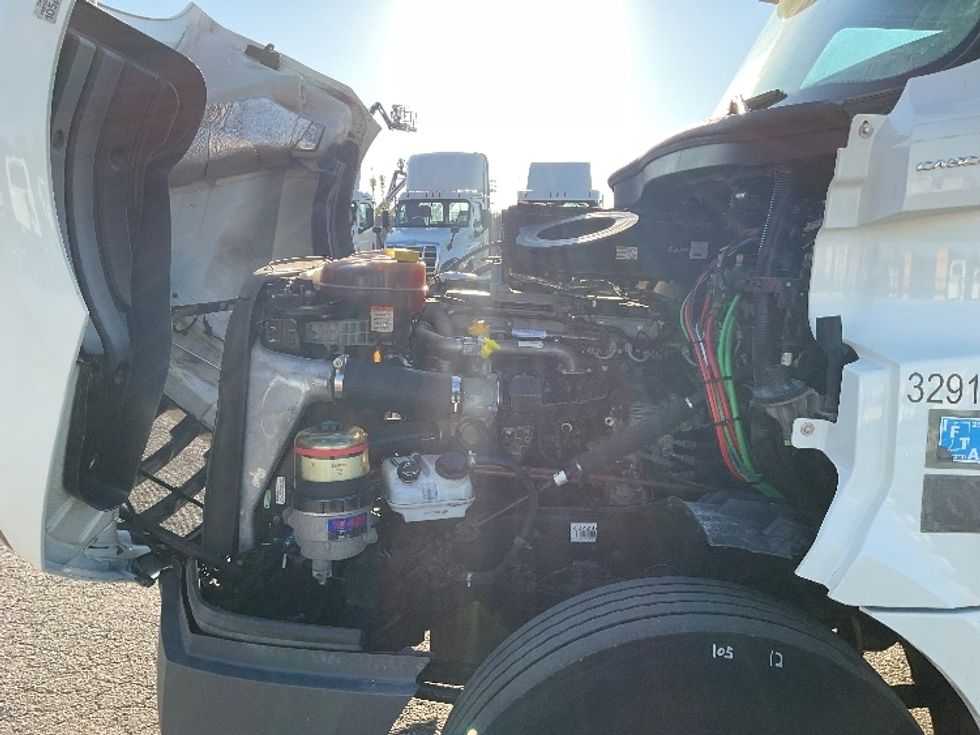 Day Cab Tractor-Heavy Duty Tractors-Freightliner-2019-T12664ST-Flint-MI-584,016\n\t\tmiles-$ 31,750 - Image 16