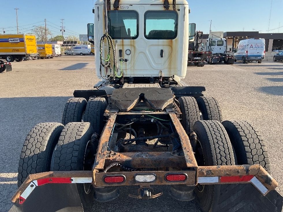 Day Cab Tractor-Heavy Duty Tractors-Freightliner-2019-T12664ST-Flint-MI-584,016\n\t\tmiles-$ 31,750 - Image 6