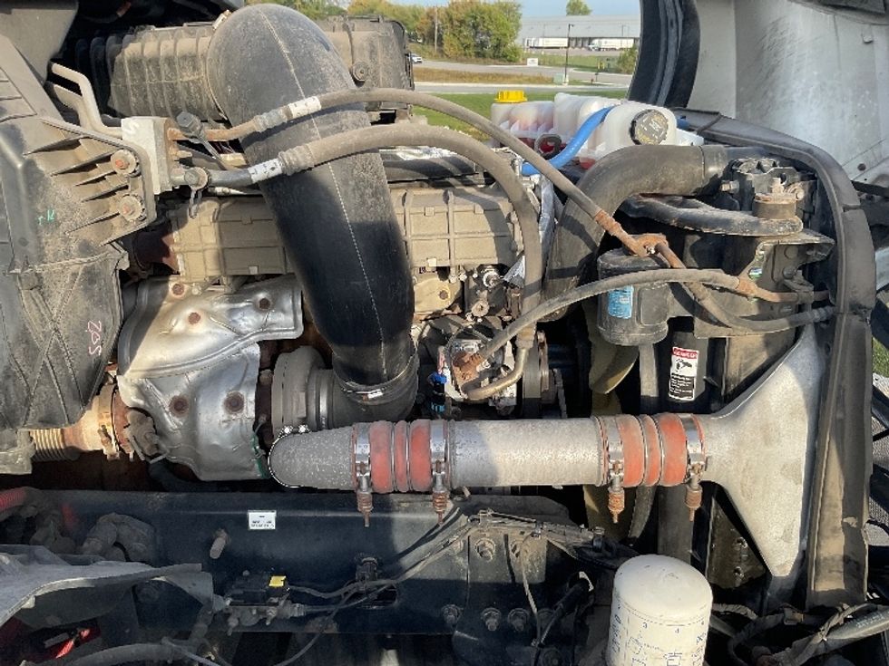 Day Cab Tractor-Heavy Duty Tractors-Freightliner-2019-T12664ST-Flint-MI-600,712\n\t\tmiles-$ 27,750 - Image 15