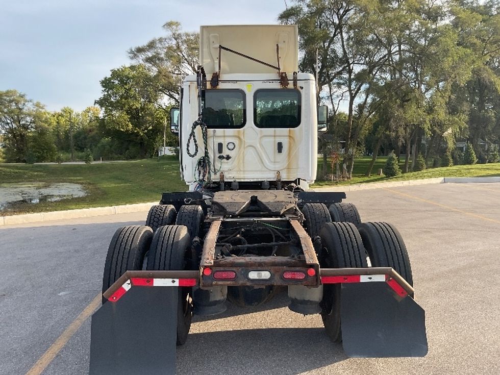 Day Cab Tractor-Heavy Duty Tractors-Freightliner-2019-T12664ST-Flint-MI-600,712\n\t\tmiles-$ 27,750 - Image 6