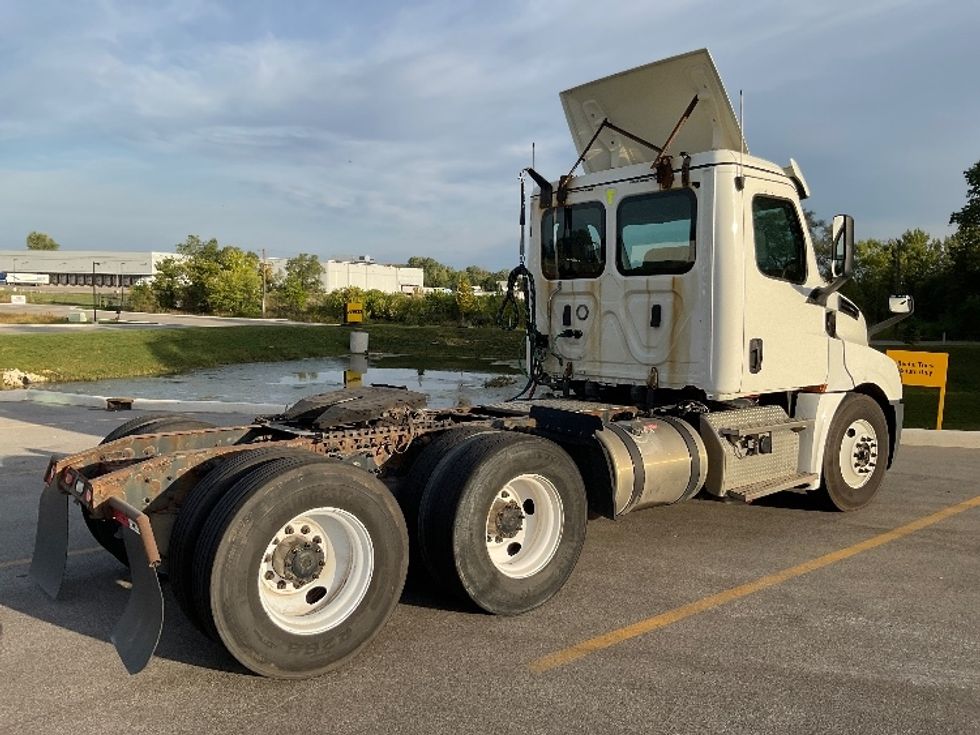 Day Cab Tractor-Heavy Duty Tractors-Freightliner-2019-T12664ST-Flint-MI-600,712\n\t\tmiles-$ 27,750 - Image 7