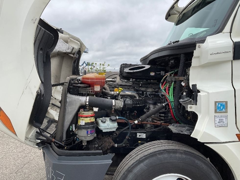 Day Cab Tractor-Heavy Duty Tractors-Freightliner-2019-T12664ST-Flint-MI-607,198\n\t\tmiles-$ 29,750 - Image 16