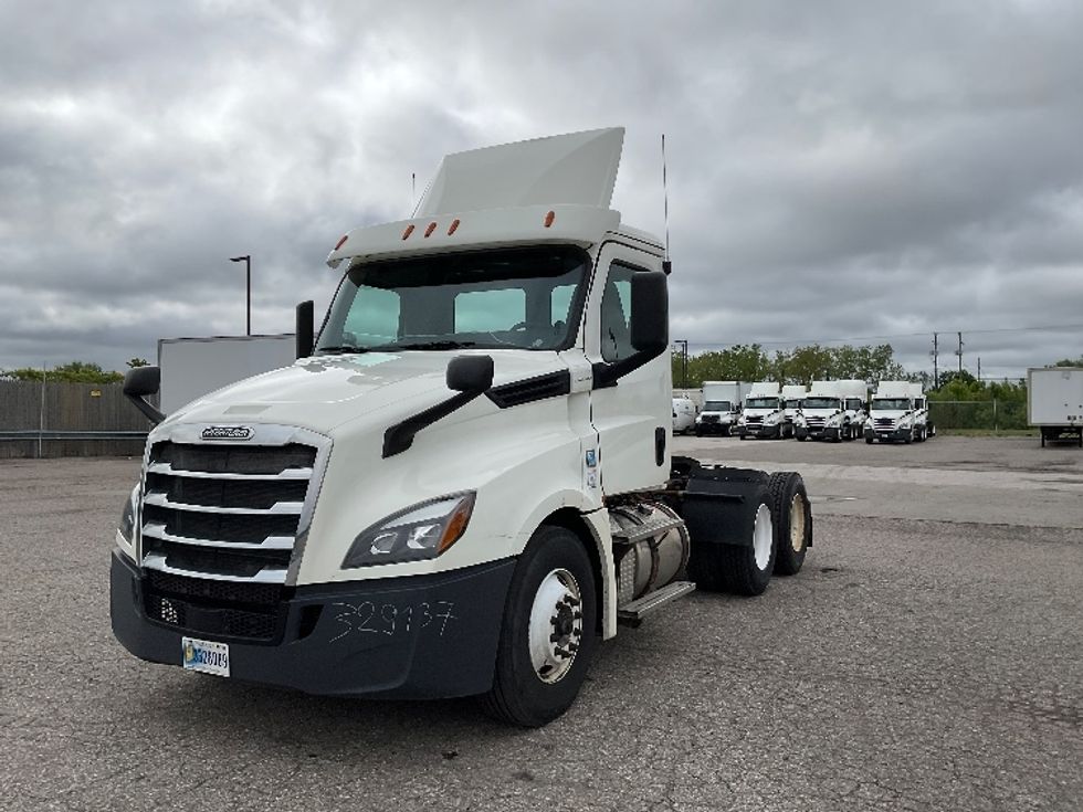 Day Cab Tractor-Heavy Duty Tractors-Freightliner-2019-T12664ST-Flint-MI-607,198\n\t\tmiles-$ 29,750 - Image 3