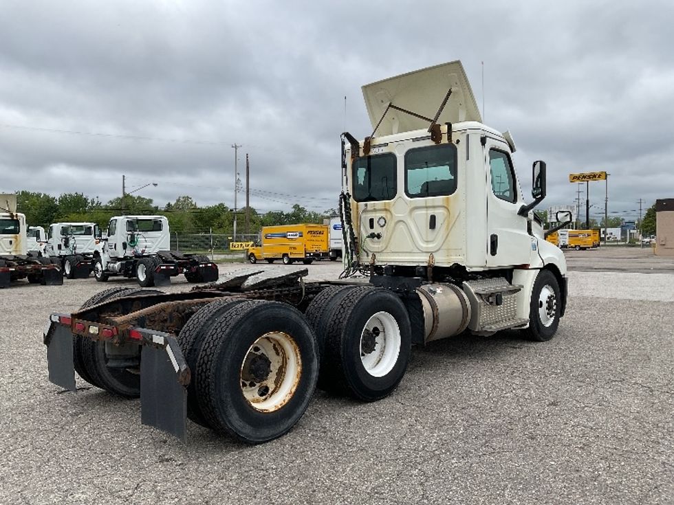 Day Cab Tractor-Heavy Duty Tractors-Freightliner-2019-T12664ST-Flint-MI-607,198\n\t\tmiles-$ 29,750 - Image 7