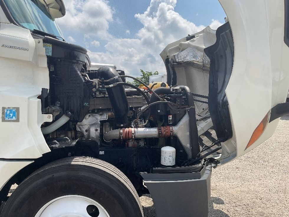 Day Cab Tractor-Heavy Duty Tractors-Freightliner-2019-T12664ST-Flint-MI-611,326\n\t\tmiles-$ 29,500 - Image 15