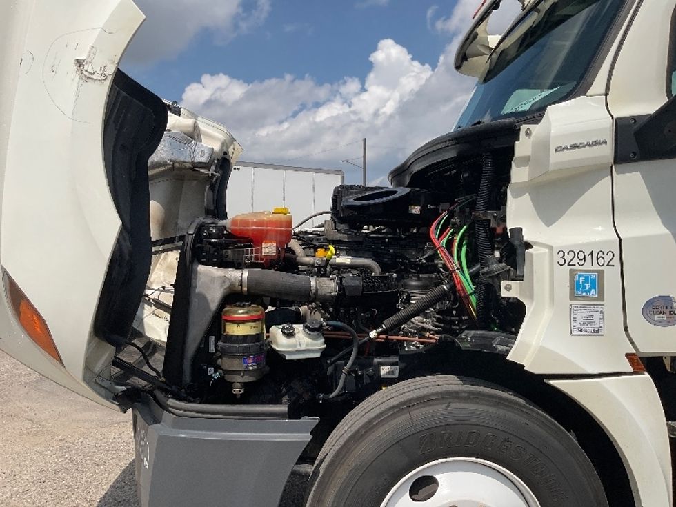 Day Cab Tractor-Heavy Duty Tractors-Freightliner-2019-T12664ST-Flint-MI-611,326\n\t\tmiles-$ 29,500 - Image 16