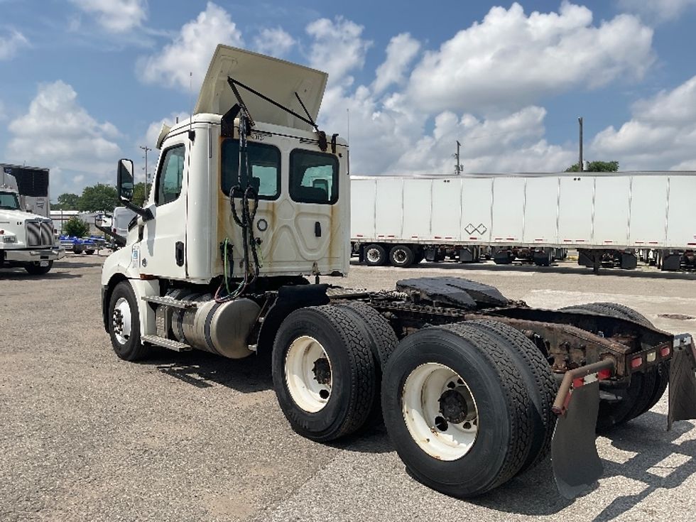 Day Cab Tractor-Heavy Duty Tractors-Freightliner-2019-T12664ST-Flint-MI-611,326\n\t\tmiles-$ 29,500 - Image 5