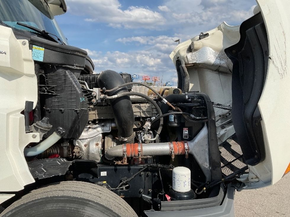 Day Cab Tractor-Heavy Duty Tractors-Freightliner-2019-T12664ST-Flint-MI-625,831\n\t\tmiles-$ 28,250 - Image 15