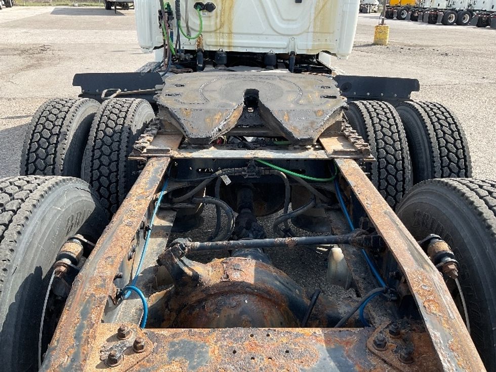 Day Cab Tractor-Heavy Duty Tractors-Freightliner-2019-T12664ST-Flint-MI-625,831\n\t\tmiles-$ 28,250 - Image 6