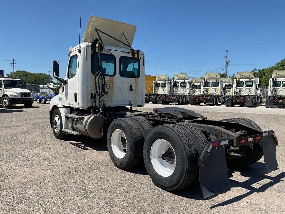 Day Cab Tractor-Heavy Duty Tractors-Freightliner-2019-T12664ST-Flint-MI-663,007\n\t\tmiles-$ 26,750 - Image 5