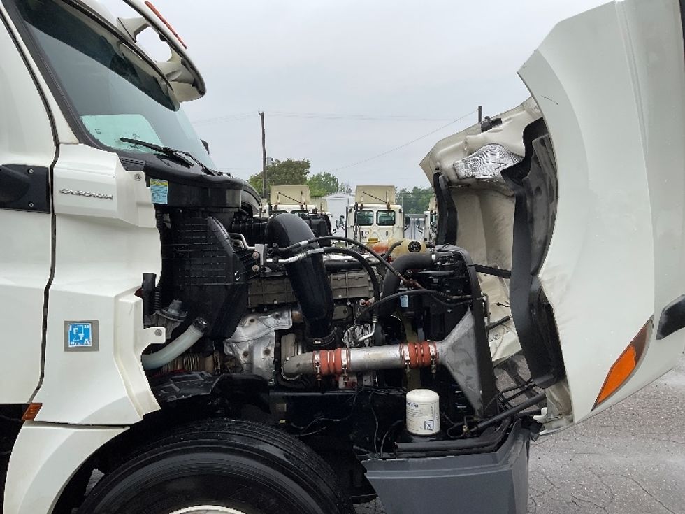 Day Cab Tractor-Heavy Duty Tractors-Freightliner-2019-T12664ST-Flint-MI-670,622\n\t\tmiles-$ 26,750 - Image 15