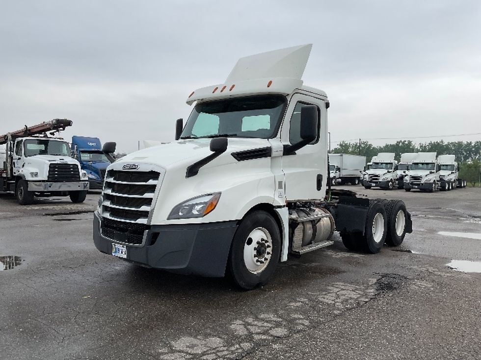 Day Cab Tractor-Heavy Duty Tractors-Freightliner-2019-T12664ST-Flint-MI-670,622\n\t\tmiles-$ 26,750 - Image 3