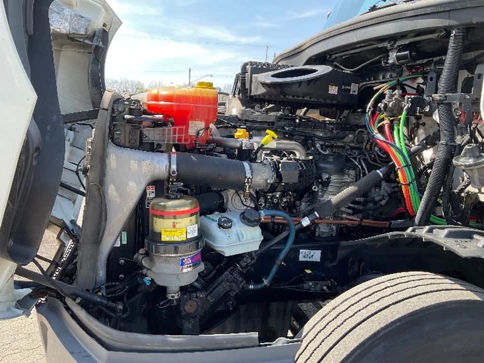 Day Cab Tractor-Heavy Duty Tractors-Freightliner-2019-T12664ST-Flint-MI-673,253\n\t\tmiles-$ 26,750 - Image 16