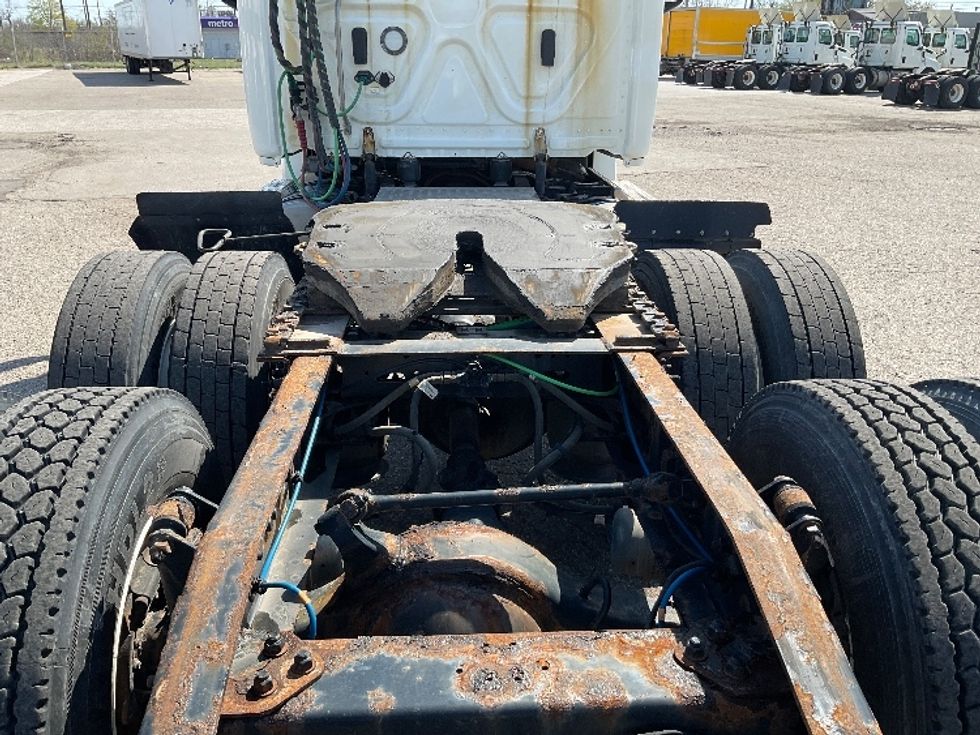 Day Cab Tractor-Heavy Duty Tractors-Freightliner-2019-T12664ST-Flint-MI-673,253\n\t\tmiles-$ 26,750 - Image 6