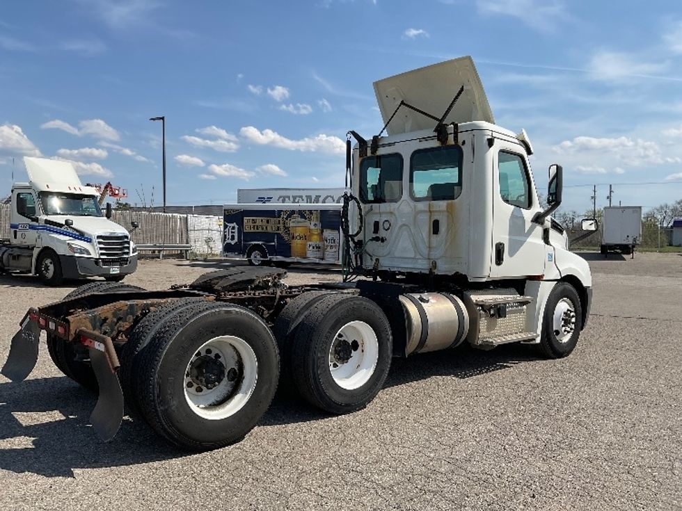 Day Cab Tractor-Heavy Duty Tractors-Freightliner-2019-T12664ST-Flint-MI-673,253\n\t\tmiles-$ 26,750 - Image 7