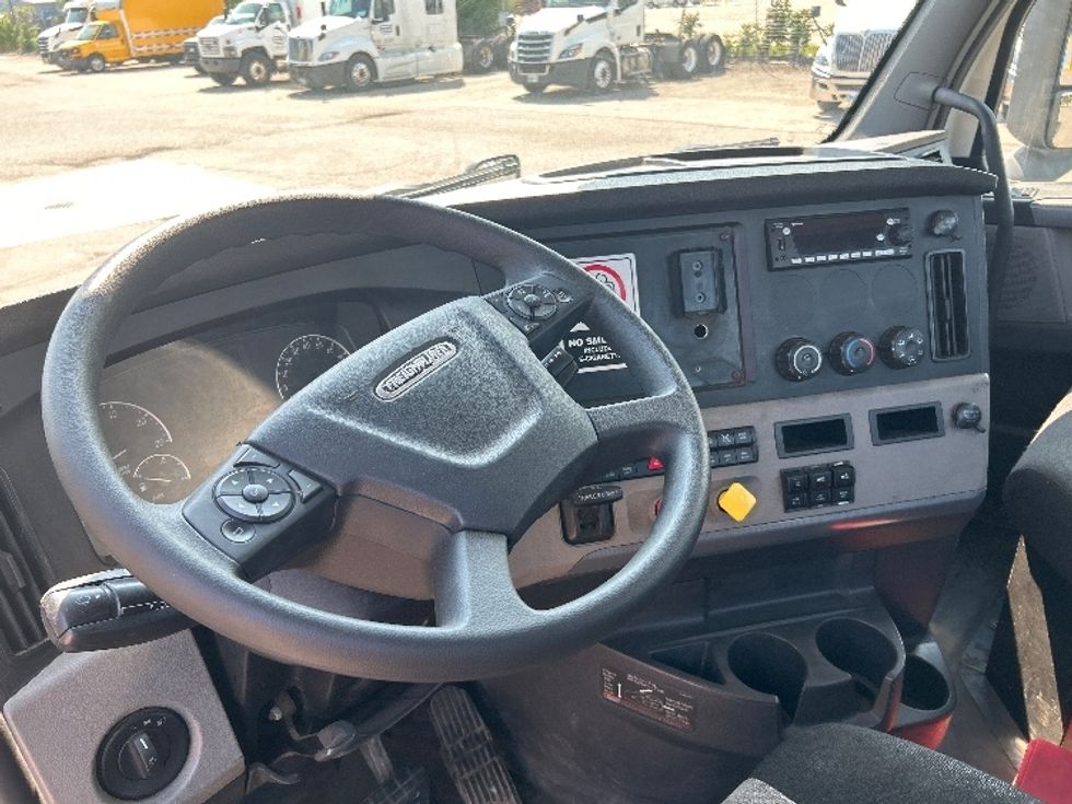 Day Cab Tractor-Heavy Duty Tractors-Freightliner-2019-T12664ST-Flint-MI-704,320\n\t\tmiles-$ 26,750 - Image 9