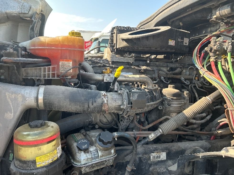 Day Cab Tractor-Heavy Duty Tractors-Freightliner-2019-T12664ST-Flint-MI-768,065\n\t\tmiles-$ 26,750 - Image 15