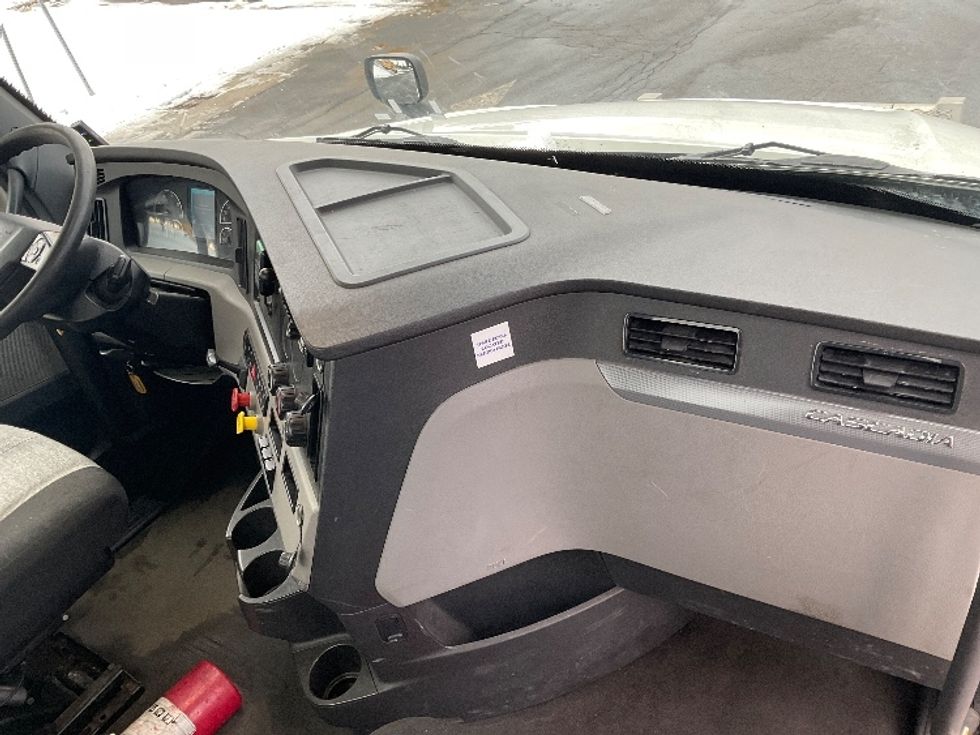 Day Cab Tractor-Heavy Duty Tractors-Freightliner-2019-T12664ST-Flower Mound-TX-339,021\n\t\tmiles-$ 46,000 - Image 13