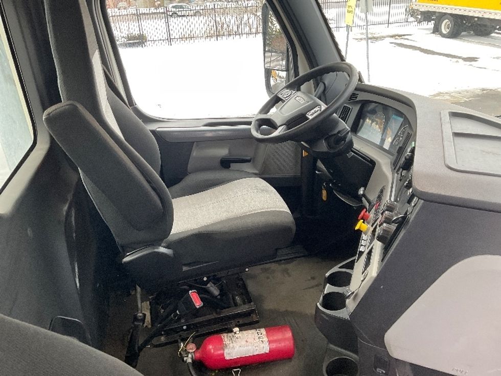 Day Cab Tractor-Heavy Duty Tractors-Freightliner-2019-T12664ST-Flower Mound-TX-339,021\n\t\tmiles-$ 46,000 - Image 14