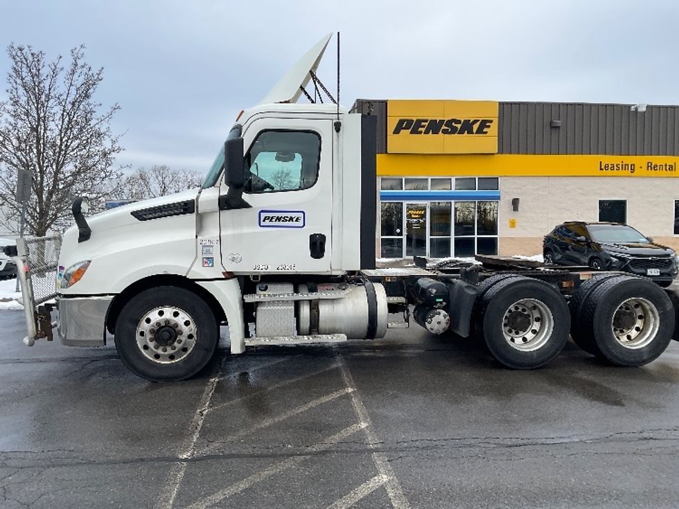 Day Cab Tractor-Heavy Duty Tractors-Freightliner-2019-T12664ST-Flower Mound-TX-339,021\n\t\tmiles-$ 46,000 - Image 4